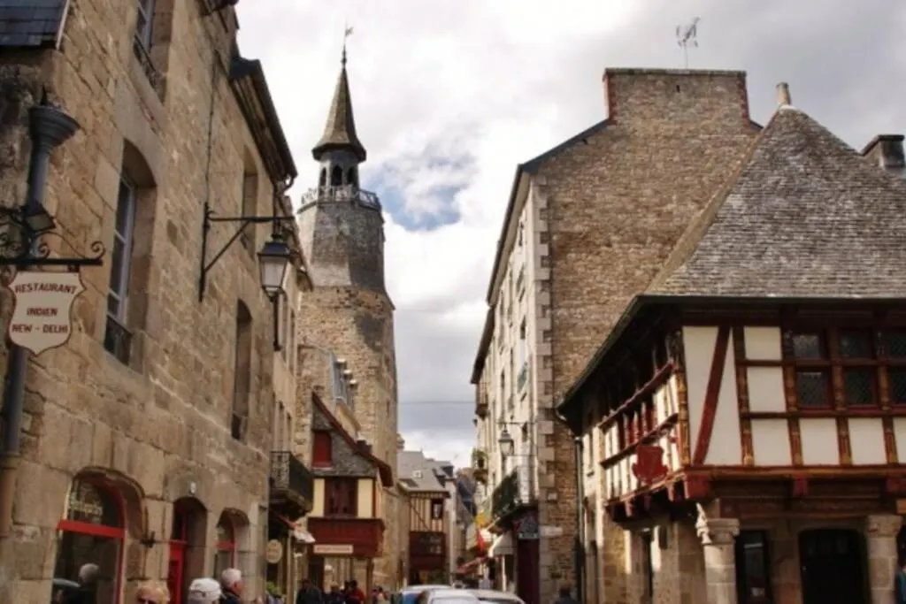 T2 Situe Au Coeur Du Centre Historique De Dinan Daire Fransa